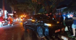 Analisis Insiden Mobil Pajero Remaja Tabrak Rumah di Tangsel