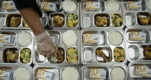 BGN Minta Maaf Resmi atas Keracunan Massal Anak Akibat MBG Nanik Deyang