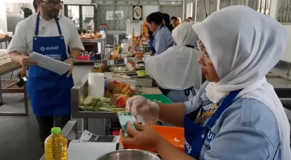 Evaluasi Juru Masak MBG oleh Pemerintah: Standar Keamanan Pangan Terbaru