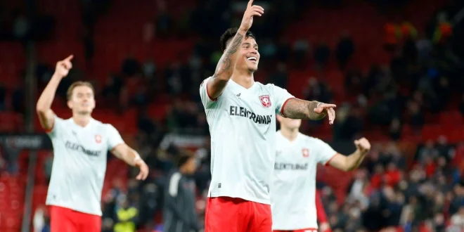 Mees Hilgers Tegaskan Komitmen di FC Twente 2025