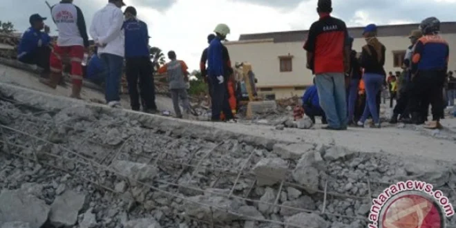 Musala Ponpes Sidoarjo Ambruk: 4 Korban Jiwa & Evakuasi Tim SAR