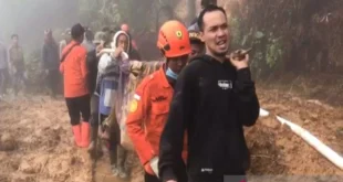 15 Korban Tewas Bus Tertimbun Longsor Akibat Hujan Deras