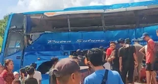 5 Luka Akibat Bus Tabrak Warung di Labuanbatu Selatan Sumut