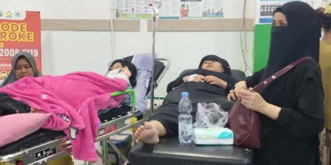 52 Siswa Seram Barat Keracunan Makanan, Gejala Sakit Perut & Diare