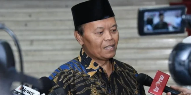 Alasan DPR dan Pemerintah Izinkan Umrah Mandiri UU 2025