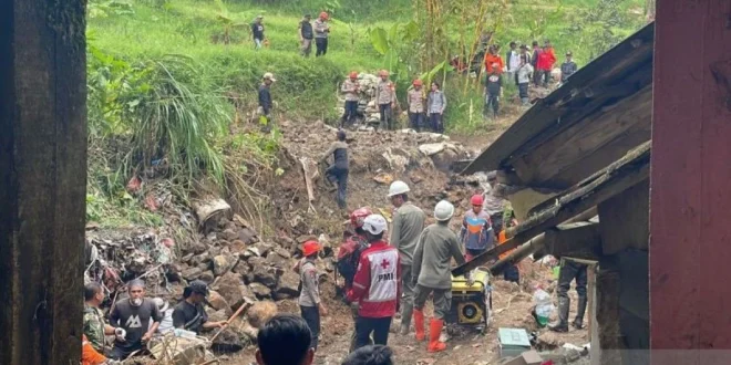 Ambruk Ponpes, 46 Potongan Tubuh Ditemukan: Kronologi dan Evakuasi