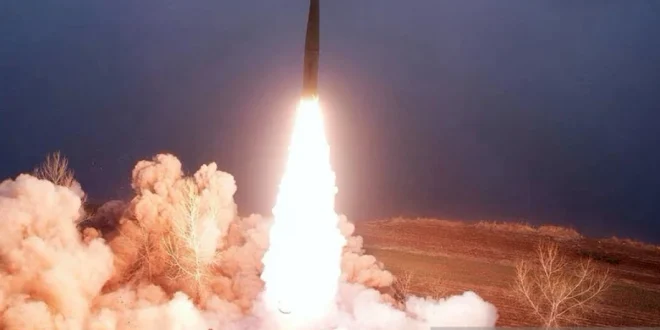 Apakah Korut Tembak Rudal Balistik Jelang Kunjungan Trump?