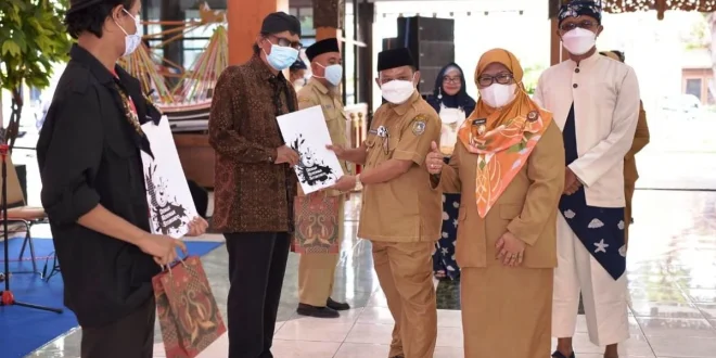 Bupati Situbondo Jadikan Tradisi Ojung Wisata Tahunan 2025