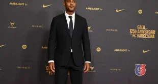 Gaji Patrick Kluivert Pelatih Timnas Indonesia 2025 Belum Resmi
