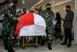 Jenazah Pesenam Naufal Takdir Tiba di Bandara Juanda dengan Protokol Ketat