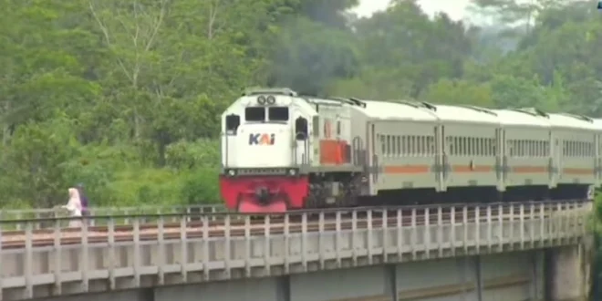 KAI Daop 2 Bandung Batalkan Perjalanan Kereta Akibat Anjlok Bekasi