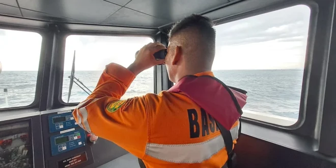 Kapal Ambulans Hilang Kontak di Selat Makassar: Update Terbaru SAR