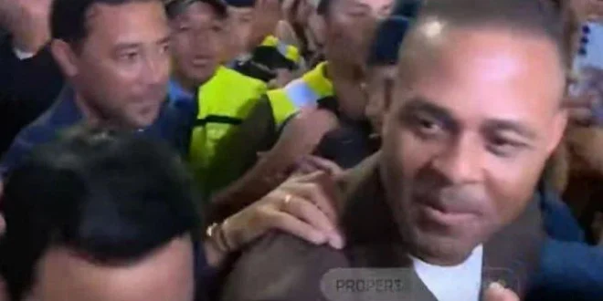 Kluivert Resmi Berpisah dari Timnas Indonesia: Analisis Lengkap 2025