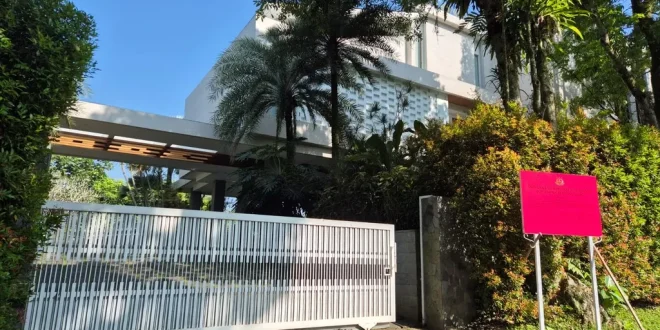 Pencabutan Paspor Riza Chalid: Dampak Status Stateless Terbaru