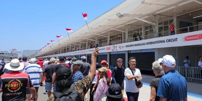 Pengalaman Eksklusif Sultan Pit Lane Walk MotoGP Mandalika 2025