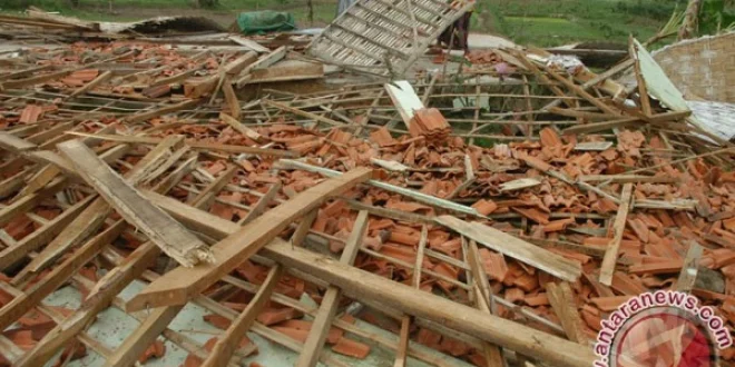 Puting Beliung Hancurkan Atap Rumah di Prancis, 1 Tewas