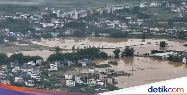 Ribuan Drone Terbakar Jatuh Hujan Api di China, Investigasi Dimulai