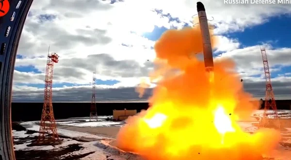 Rusia Uji Coba Rudal Antarbenua: Putin Awasi Langsung