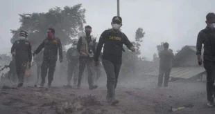 178 Pendaki dan Petugas Terjebak Gunung Semeru Dievakuasi Darurat