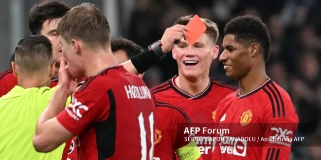 Analisis Kartu Merah Absurd Everton vs MU di Liga Premier