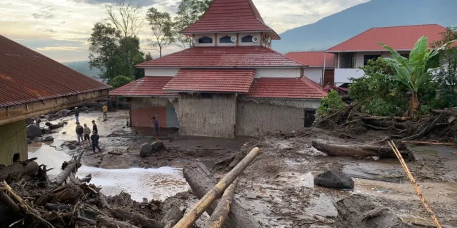 Banjir Longsor Sumatra Picu Evakuasi, Bukan Bencana Nasional
