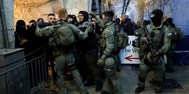 Dampak Kebijakan Militer Israel Ganggu Ibadah di Masjid Al Aqsa