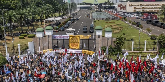 Dua Demonstran Didakwa Rusak Mobil Dinas Kemendagri Agustus