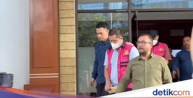 Eks Dirjen Pajak Ken Dwijugiastedi Ditahan Kasus Korupsi 2025