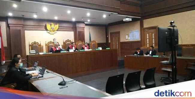 Eks Dirut ASDP Divonis 4,5 Tahun Kasus Skandal Pemilu