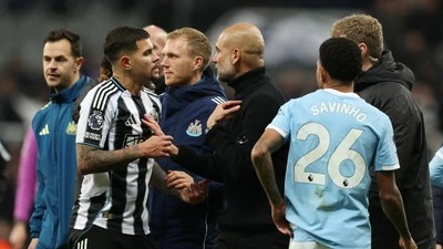 Guardiola Diduga Marah dan Maki Kameraman Saat Man City Dikalahkan Newcastle