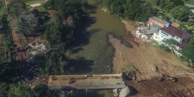 Hujan Badai Es Brasil: 246 Orang Terluka, Dampak & Penanganan