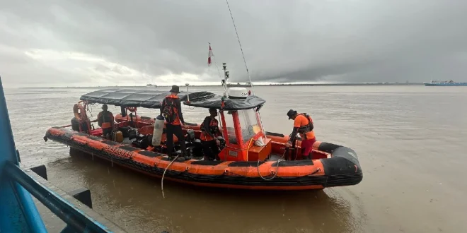 Kapal Ikan Terbakar di Perairan Banda, 11 ABK Masih Hilang