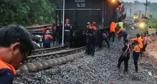 Kereta Api Srilelawangsa Batalkan 20 Perjalanan Akibat Jalur Ambles
