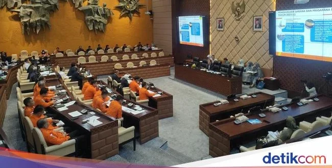 Kritik Komisi V DPR Soal Keterlambatan Informasi BMKG Bencana Daerah
