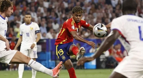 Lamine Yamal Cetak Gol Indah dan Putus Kekasih, Update Terbaru