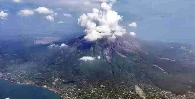 Letusan Gunung Sakurajima Terbaru: Risiko & Mitigasi Warga Kagoshima