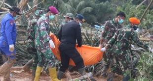 Longsor Cilacap: 21 Orang Hilang, Pencarian Tim SAR Intensif