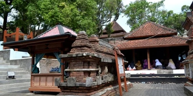 Makam Imogiri Pakubuwono XIII: Warisan Budaya dan Tradisi Keraton