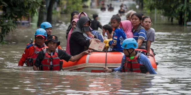 Penjarahan Gudang Bulog di Silbolga Akibat Krisis Pangan Banjir