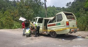 Polisi Tahan Pengemudi Minibus Rombongan Turis China di Bali