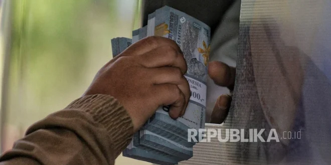 Prediksi Nilai Tukar Rupiah Rp16.730-16.770 Besok & Dampaknya