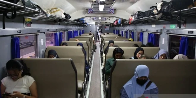 PT KAI Operasikan 7.982 Perjalanan Kereta Libur Nataru 2024