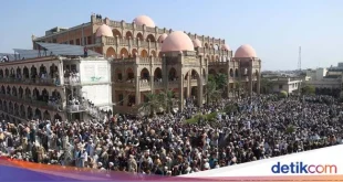 Serangan Bom Bunuh Diri di Markas Paramiliter Pakistan: Fakta Terbaru