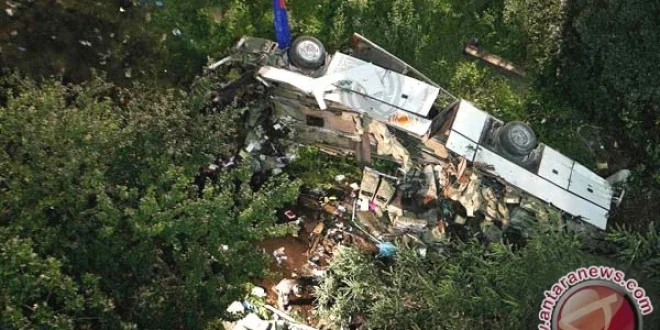 Tragedi Bus Terjun Jurang di Pegunungan Peru: 37 Tewas