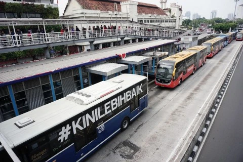 Transjakarta Target Layani 400 Juta Penumpang Tahun Ini