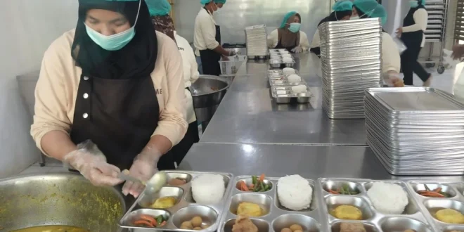 Warga Solo Ramaikan Showcase MBG di Car Free Day Terbaru