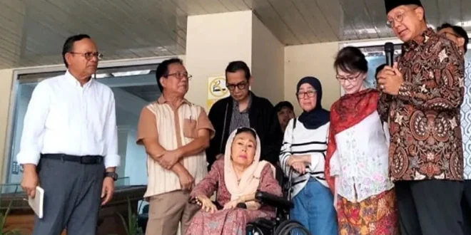 Aktivis Delpedro Diduga Beri Bunga Jaksa & Hakim, Benarkah?