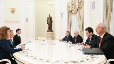 Analisis Pernyataan 5 Jam Putin dan Utusan Trump soal Ukraina