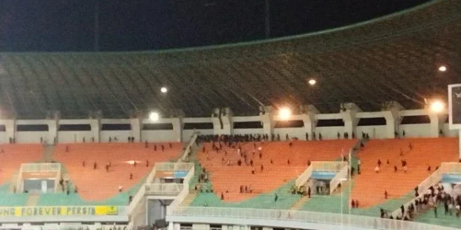 Analisis Ricuh Fans India Lempari Kursi Saat Messi Tiba Tertunda