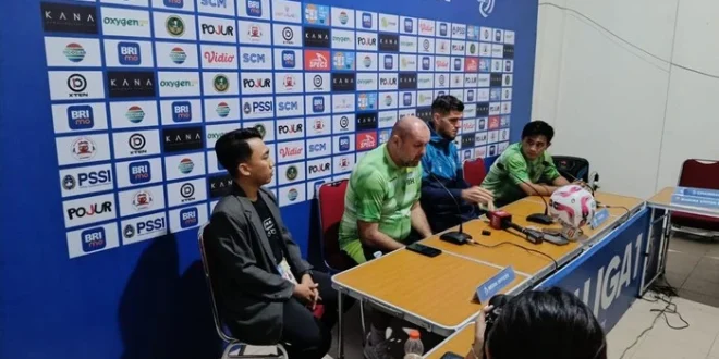 Bojan Hodak Bawa Persib Bangkit Kalahkan Madura United